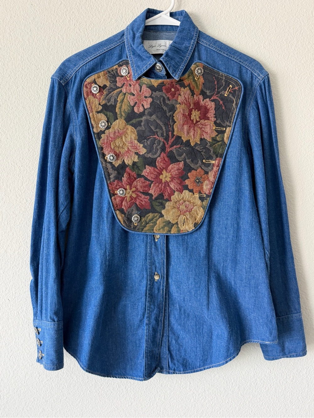 Vintage Liza Lynn Ltd Denim Western Shirt Floral Tapestry Bib Star Concho Snaps